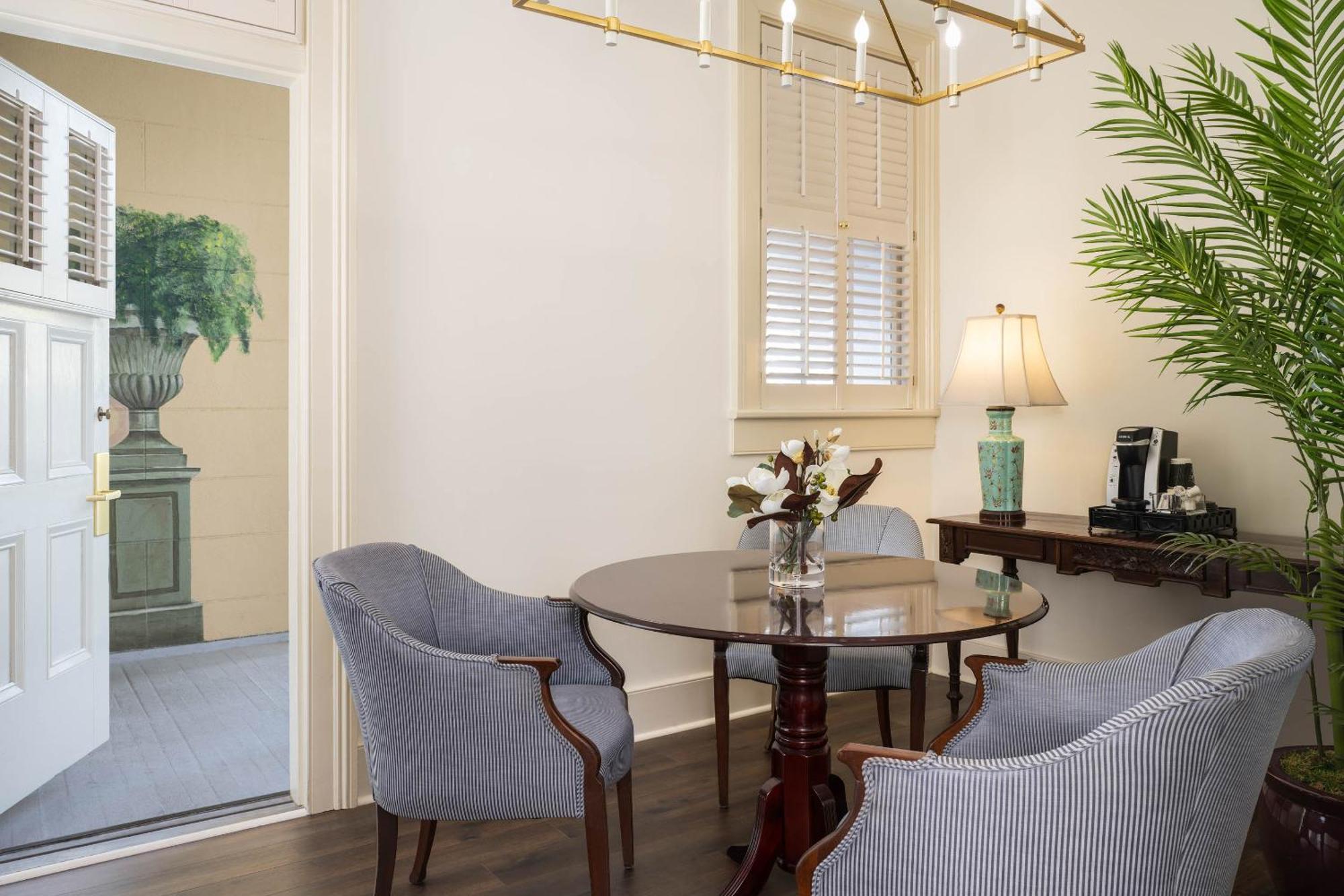 チャールストン The Jasmine House Bed & Breakfast エクステリア 写真